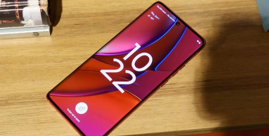 Samsung Galaxy S24 vs Google Pixel 8 : Le Duel des Androids