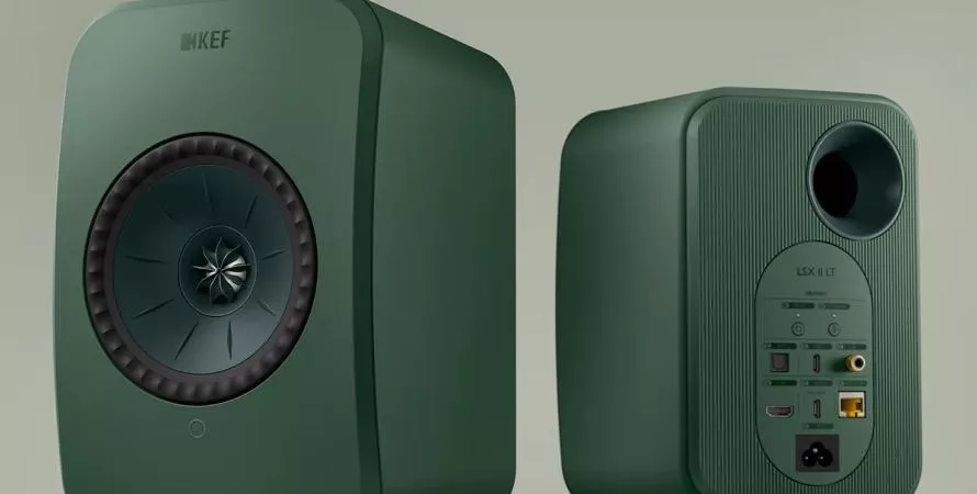 Les enceintes stéréo KEF LSX II LT avec HDMI ARC à prix abordable et un design spectaculaire
