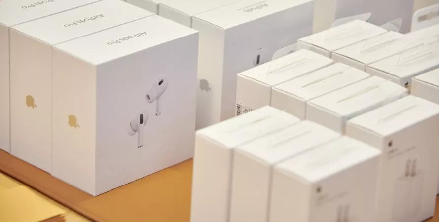 Les autorités chinoises démantèlent un réseau de faux AirPods