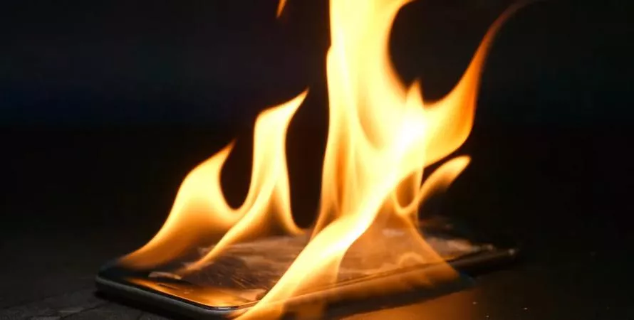 VoltSchemer: Quand votre chargeur sans fil devient un risque