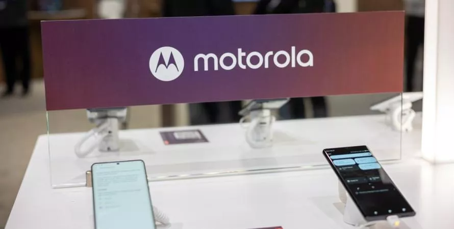 Motorola dévoile un teaser pour son nouveau fleuron, le Moto X50 Ultra axé sur l'IA