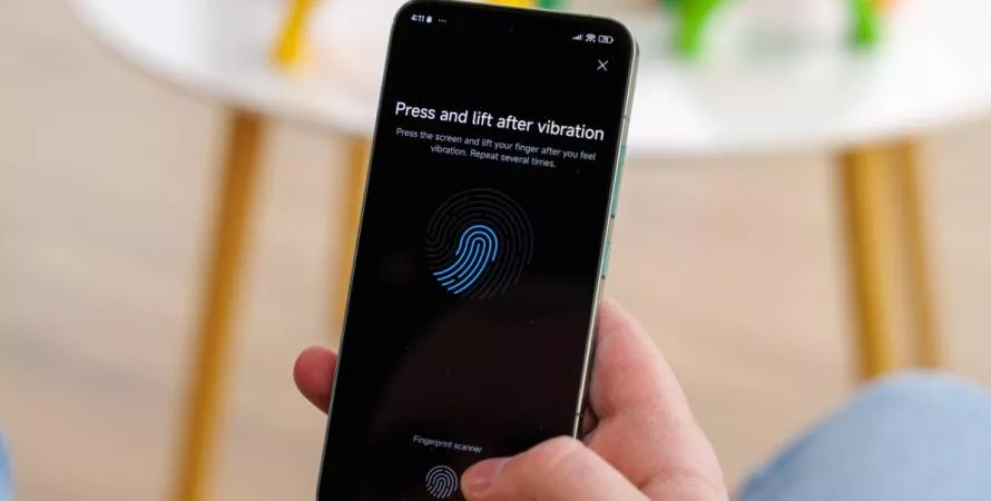 Les séries Xiaomi 15 et OnePlus 13 vont adopter des capteurs d'empreintes ultrasoniques