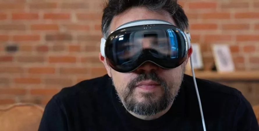 Le Vision Pro d'Apple débarque en France ? On a des pistes !
