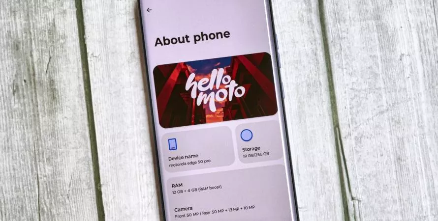 Le Motorola Edge 50 Pro débarque en Europe le 16 avril