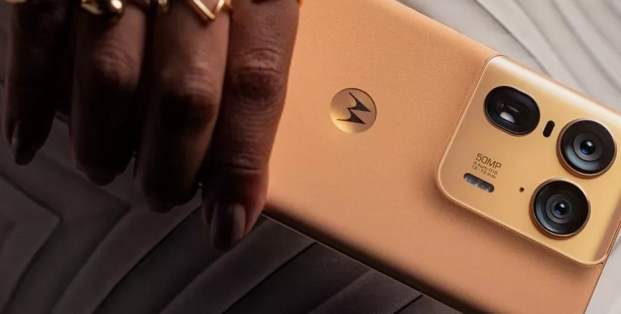 Motorola Edge 50 Ultra : Bois véritable et performances de pointe