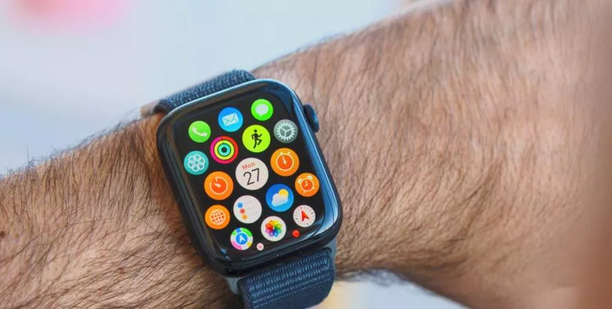 La prochaine Apple Watch pourrait être plus fine grâce à un nouveau matériau