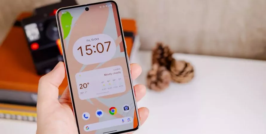Android 15 pourrait imposer le mode sombre sur toutes vos apps