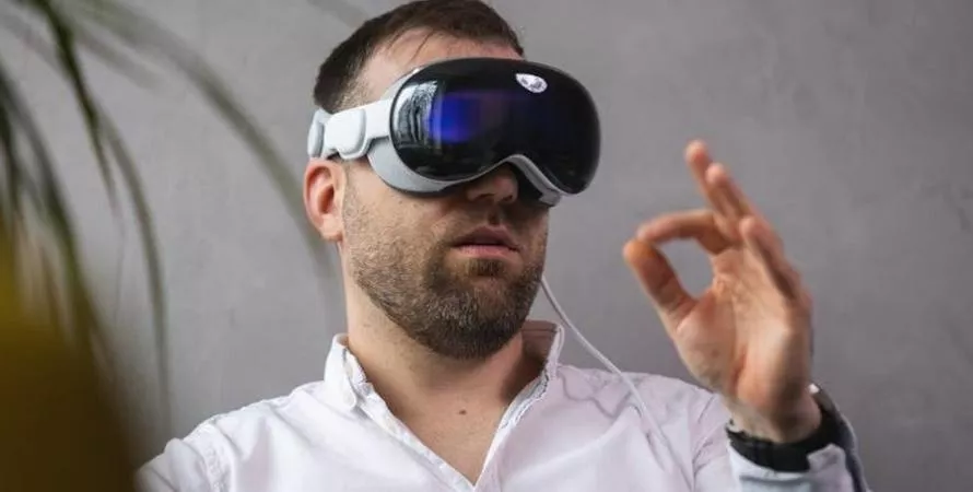 Le casque Vision Pro d'Apple séduit la moitié des entreprises du Fortune 100
