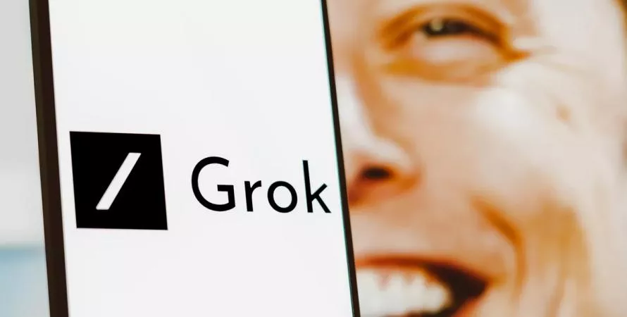 Elon Musk réinvente l'info sur X avec son IA Grok