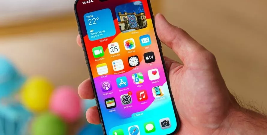 Le nouvel iPhone 16 Pro s'annonce plus lumineux, selon les rumeurs