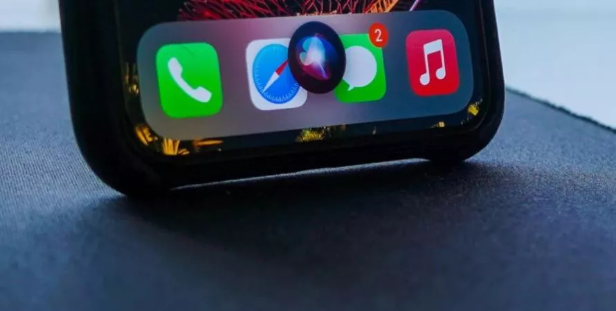 Siri se refait une beauté grâce à l'IA pour rester dans la course