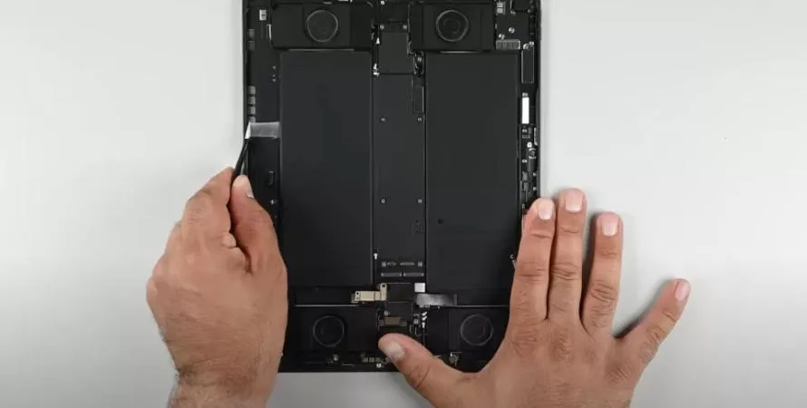 Le nouvel iPad Pro M4 dévoilé : une batterie plus simple à remplacer