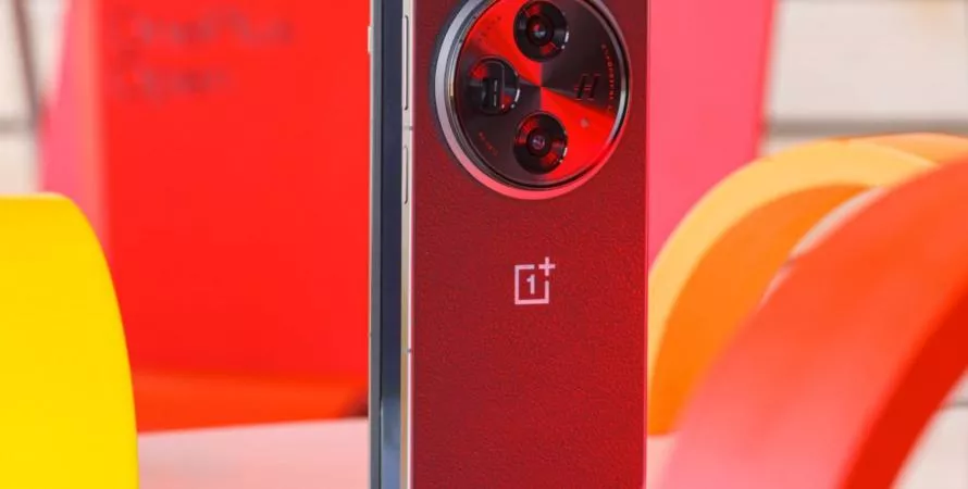 OnePlus se prépare à lancer le Open 2 début 2025 avec une charnière améliorée