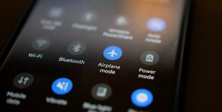 Peut-on écouter de la musique avec des AirPods dans un avion ?