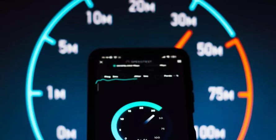 La France monte en débit : plein feu sur la fibre et la 5G