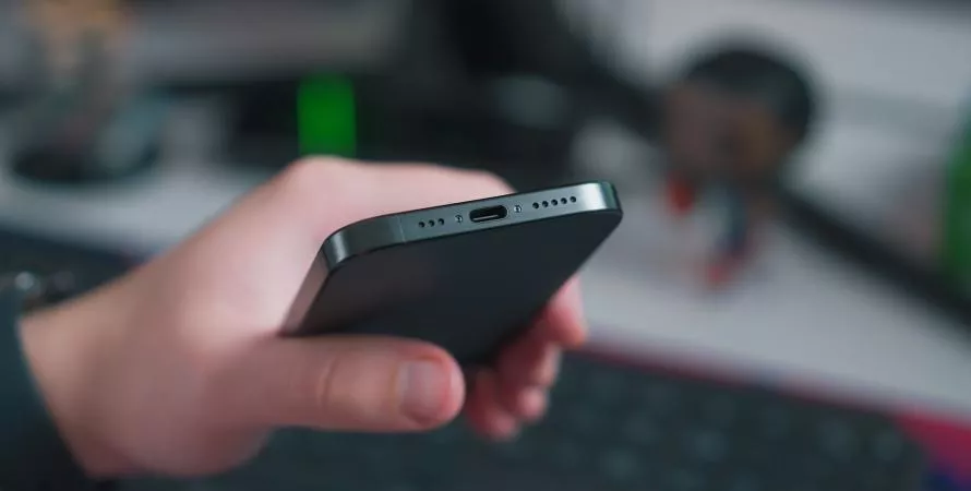 Le chargeur USB-C et son impact sur le marché des smartphones reconditionnés