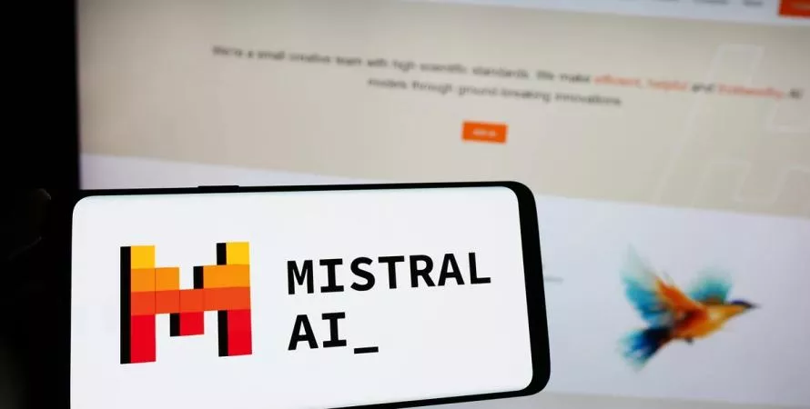 Mistral AI, le géant français de l'IA, récolte 600 millions d'euros après une levée de fonds