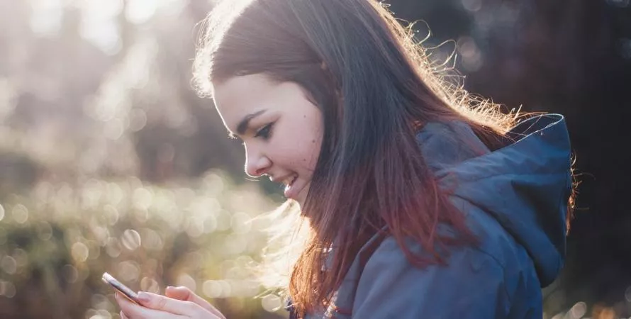 Choisir le bon smartphone pour son ado en 2024