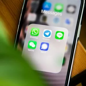 Apple intègre RCS : vers une ère de messages plus ouverts ?
