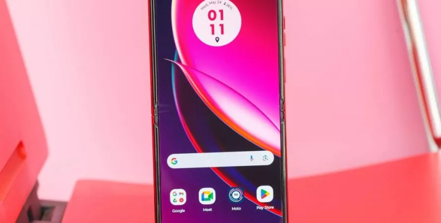 Motorola dévoile le Razr+ 2024 avec un écran intelligent et pliable