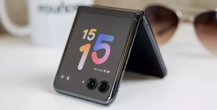 Test complet du Motorola Razr 50 Ultra : une révolution pliable ?