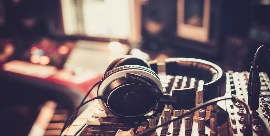 Suno et Udio en conflit avec les géants de la musique
