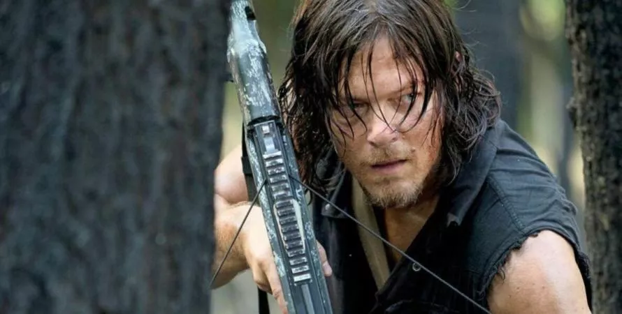 Daryl Dixon prévoit plus d'aventures avec une saison 3 et un départ de la France !