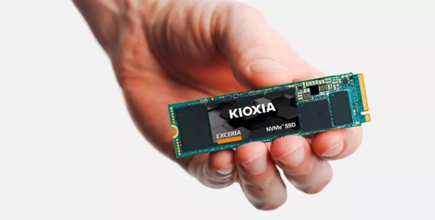 Les prix des SSD grimpent en flèche : l'impact de l'IA en 2025