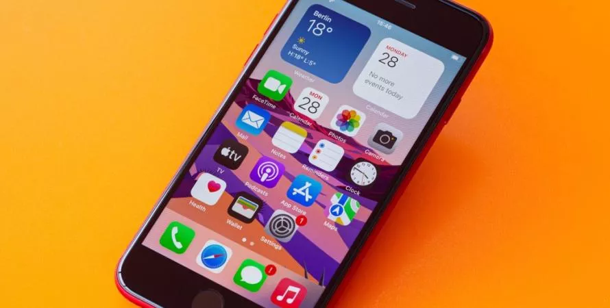 Nouveau iPhone SE : transition vers un écran OLED confirmée