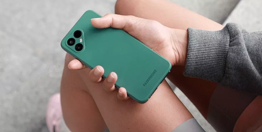 On a testé le Fairphone 5 : le modèle le plus accessible