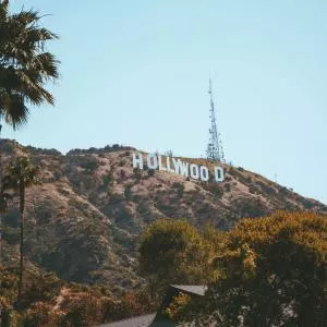 Californie : nouvelles lois sur l'IA pour protéger les artistes et réguler les deepfakes
