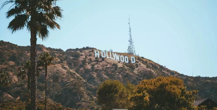 Californie : nouvelles lois sur l'IA pour protéger les artistes et réguler les deepfakes