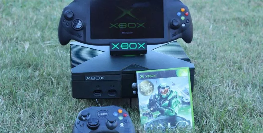 Un fan transforme la Xbox originale en console portable : le rêve devenu réalité