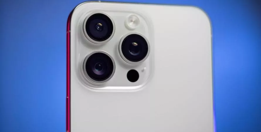 L’iPhone 17 Pro Max : une refonte design ? Pas si vite.