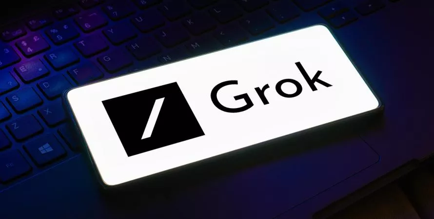 Tesla intègre Grok, l’assistant vocal connecté, dans ses voitures