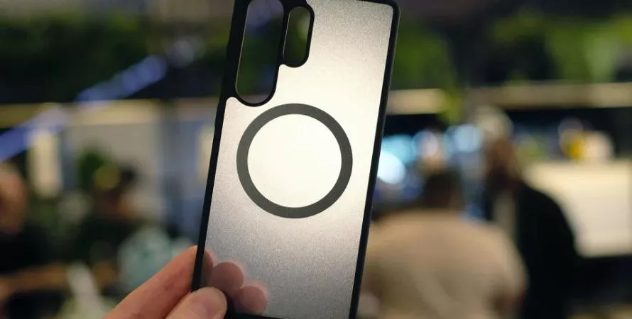 Samsung Galaxy S25 : la recharge Qi2 reste incomplète