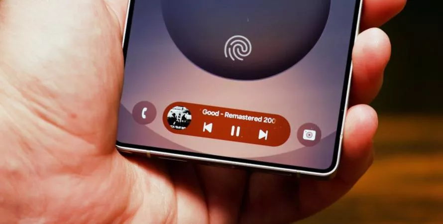 La Now Bar de One UI 7 arrive sur plus de smartphones Samsung
