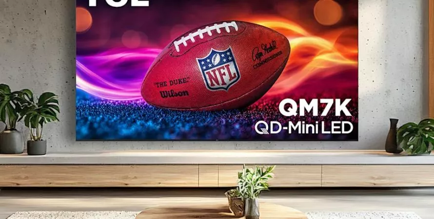 TCL QM7K : un Mini LED TV ultra lumineux avec un contraste amélioré