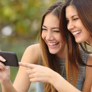 L'IA peut-elle vraiment surpasser les humains en humour ?