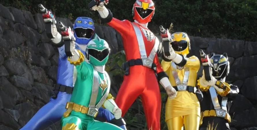 Les Power Rangers reviennent sur Disney+ : un reboot prometteur ?
