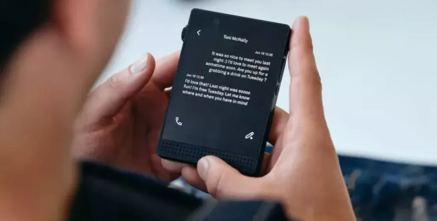 Light Phone III : le minimalisme au service de votre attention