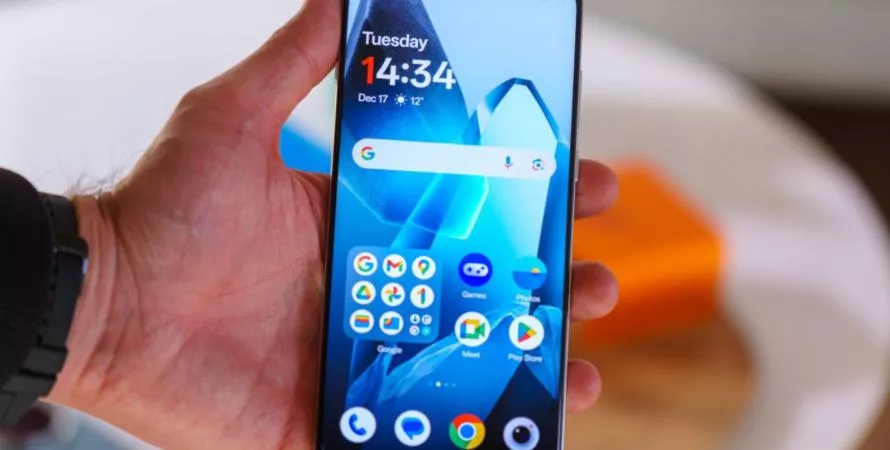 OnePlus 13 : la deuxième bêta d’Android 16 est dispo, mais attention...