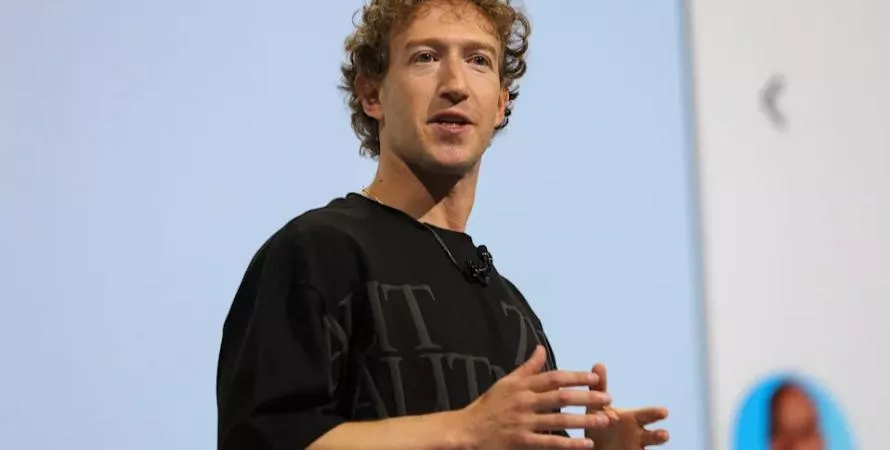 Zuckerberg promet : l’IA écrira bientôt (presque) tout le code chez Meta