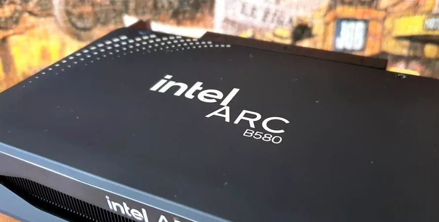 Intel prépare la riposte face à NVIDIA avec sa carte graphique ARC B770