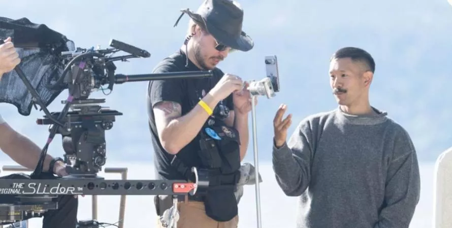 Le Pixel 10 de Google se montre en avance… sur la plage !