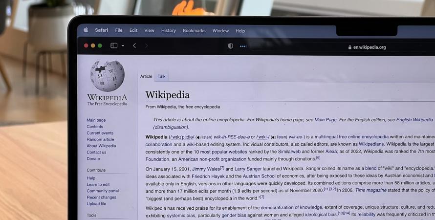 ChatGPT fait de l’ombre à Wikipédia : les jeunes changent leurs habitudes ChatGPT fait de l’ombre à Wikipédia : les jeunes changent leurs habitudes