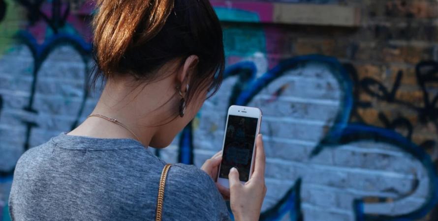 Vers une interdiction du smartphone pour les moins de 15 ans ? Vers une interdiction du smartphone pour les moins de 15 ans ?