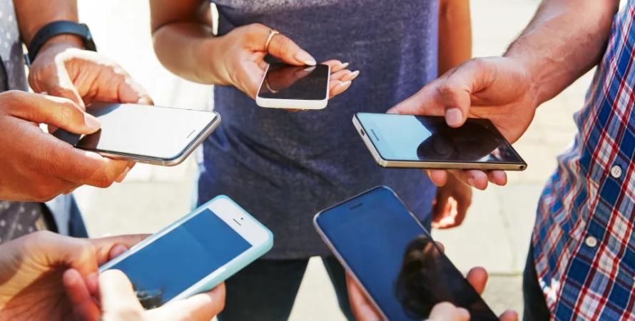 Partager votre Wi-Fi sans galérer : les méthodes les plus simples entre iPhone, Android et plus encore Partager votre Wi-Fi sans galérer : les méthodes les plus simples entre iPhone, Android et plus encore