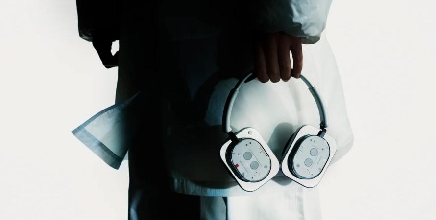 Nothing sort du cadre avec son premier casque audio : le Headphone (1) Nothing sort du cadre avec son premier casque audio : le Headphone (1)