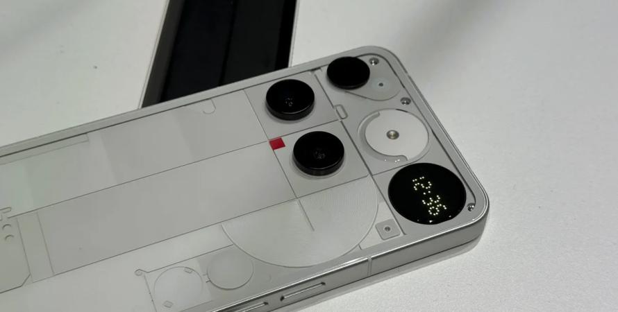 Nothing Phone (3) : un smartphone qui casse les codes face à l’iPhone 16 et au Galaxy S25 Nothing Phone (3) : un smartphone qui casse les codes face à l’iPhone 16 et au Galaxy S25